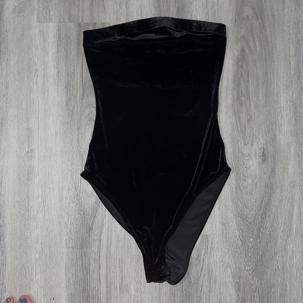 Velvet strapless bodysuit